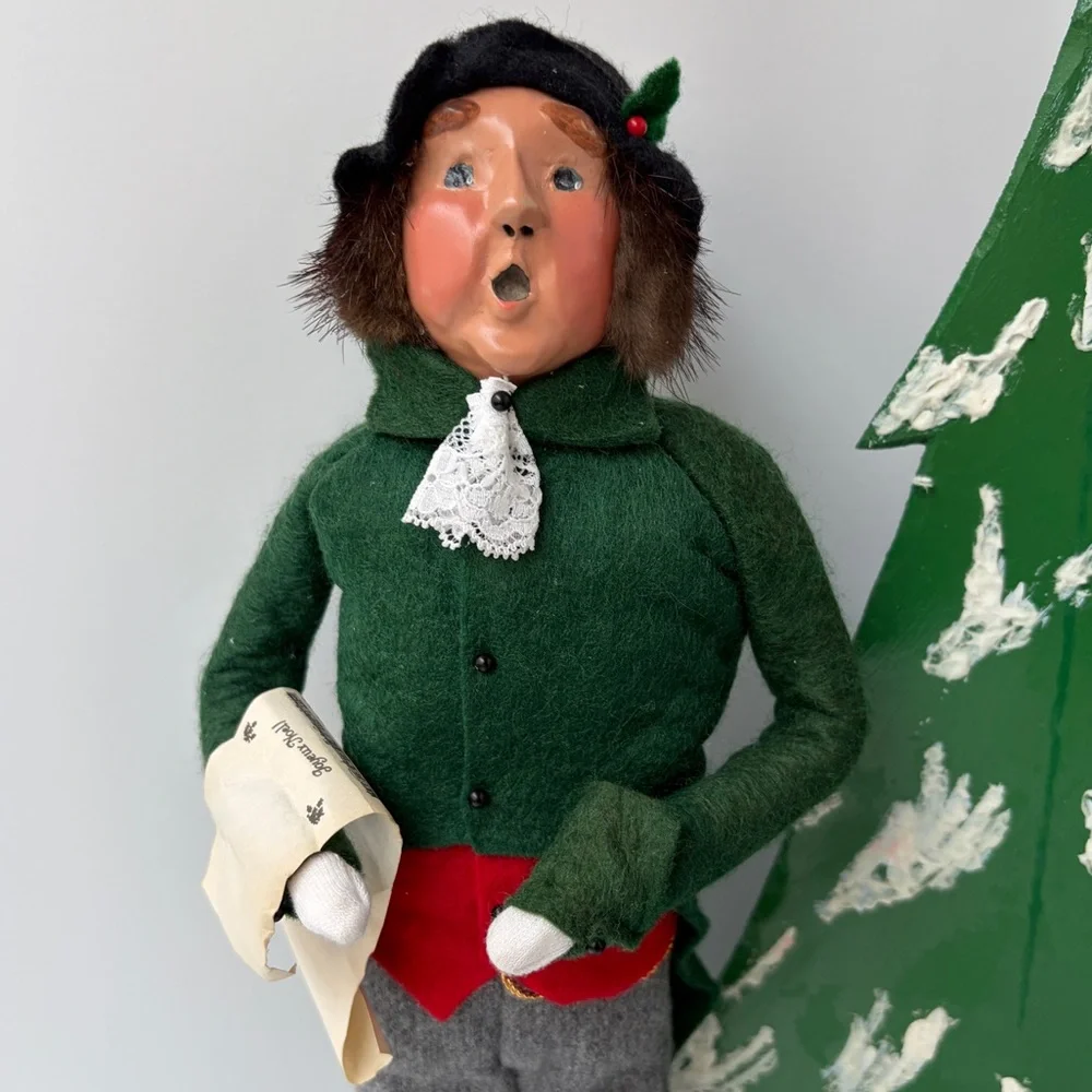 VTG Byers Choice The Carolers 1991 Couple Caroling + Wood Tree Decor Made in USA